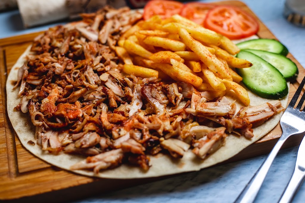 Royal Rooster Shawarma | 3987 Riverside Dr. Unit 1, Ottawa, ON K1V 1C1, Canada | Phone: (613) 736-5558