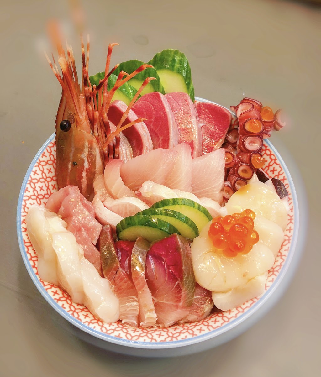 Oo-Kinza Fish House | 395 Bamburgh Cir D104, Scarborough, ON M1W 3Y1, Canada | Phone: (416) 493-3888