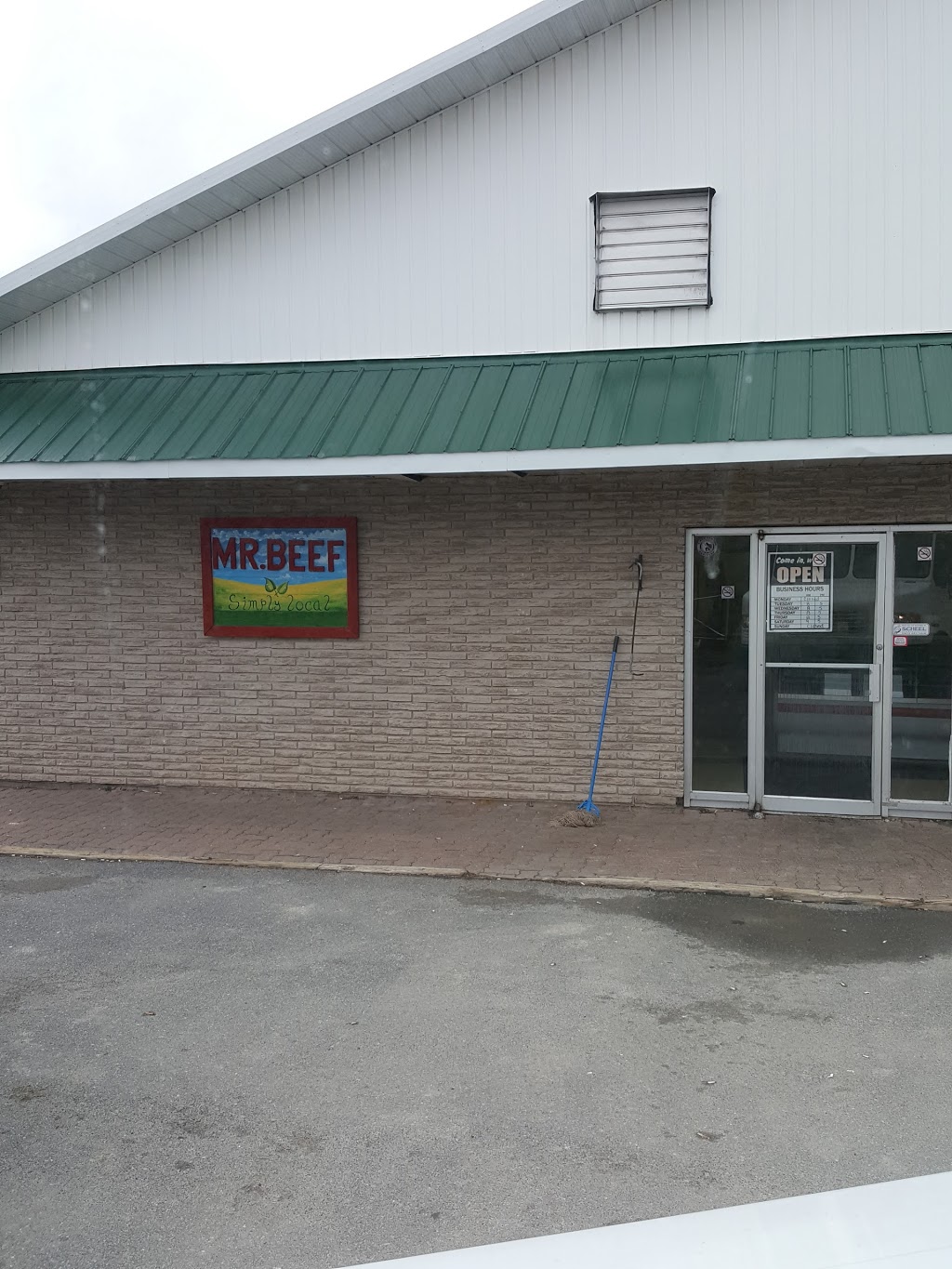 Mr. Beef | 223 Mcwatty Rd, Pakenham, ON K0A 2X0, Canada | Phone: (613) 624-5222