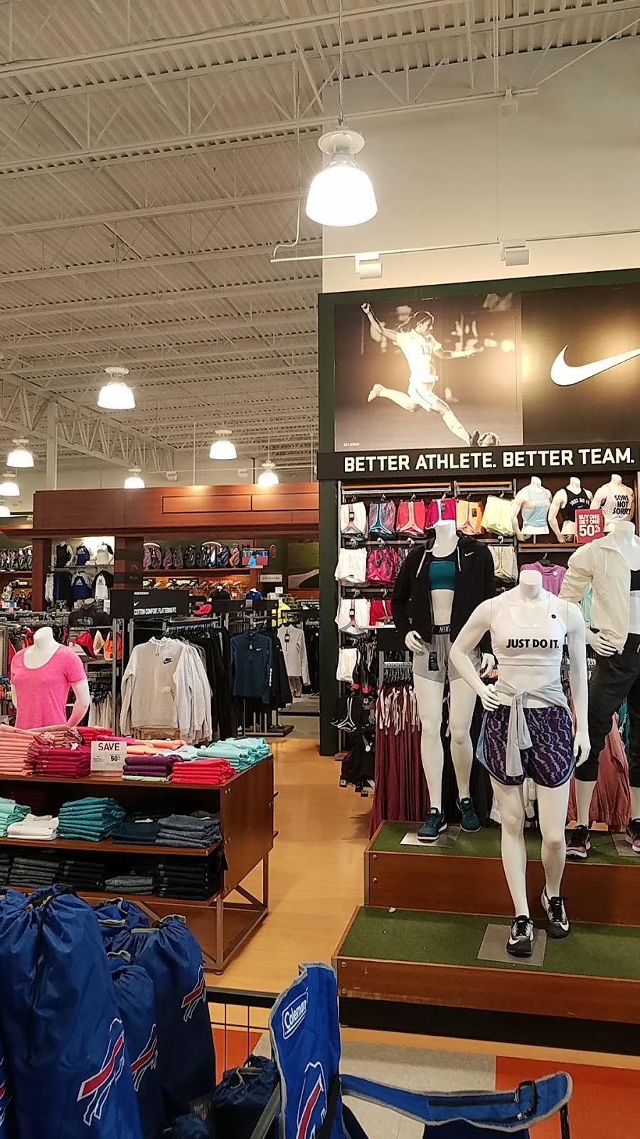 DICKS Sporting Goods | 3434 Amelia Dr, Orchard Park, NY 14127, USA | Phone: (716) 821-1616
