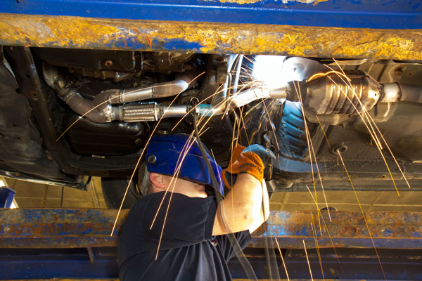 Connellys Minute Muffler | 93 Rubidge St, Peterborough, ON K9J 3N3, Canada | Phone: (705) 743-5170