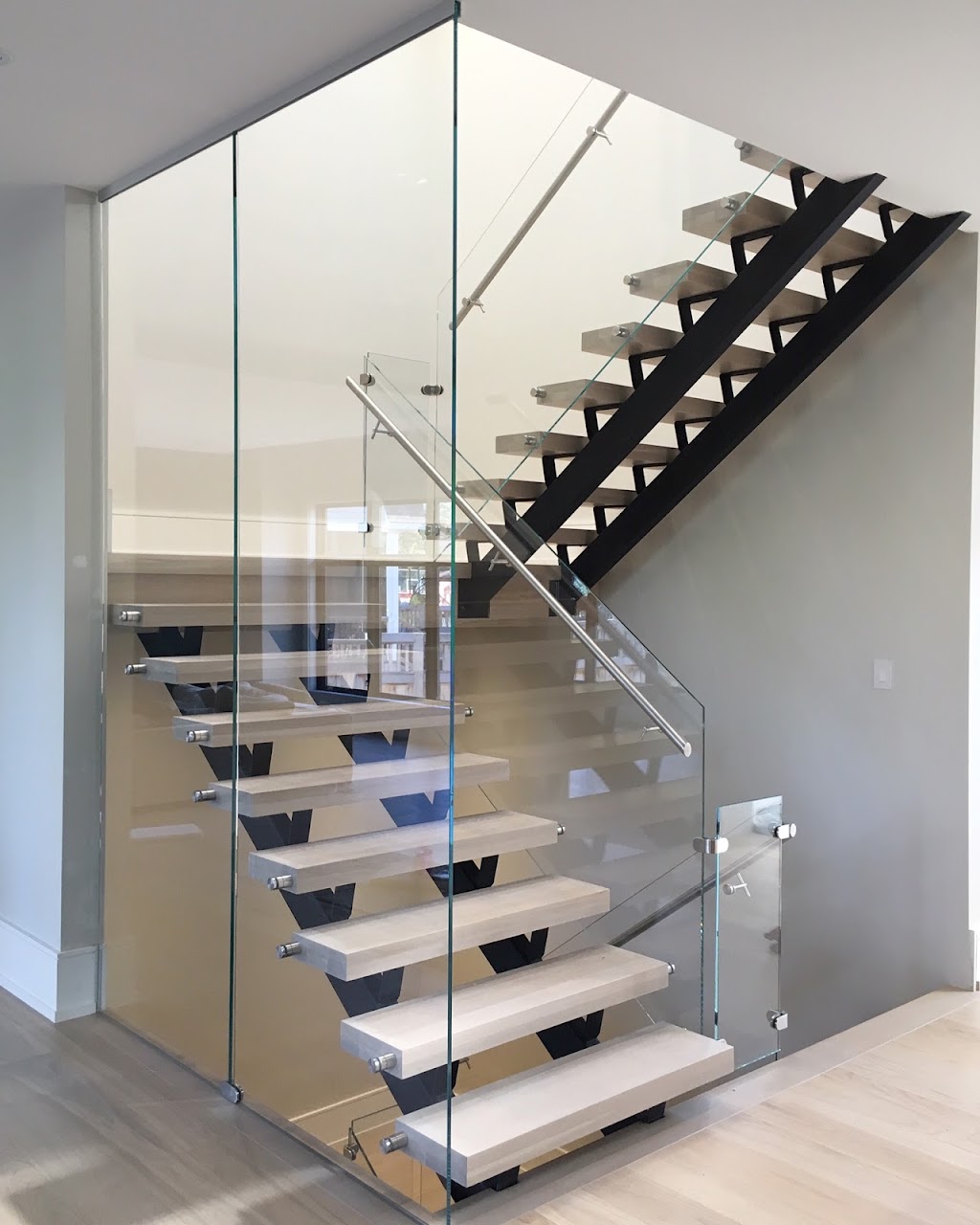 Custom Glass Railings | 4165 Fieldgate Dr, Mississauga, ON L4W 2M9, Canada | Phone: (416) 731-1043