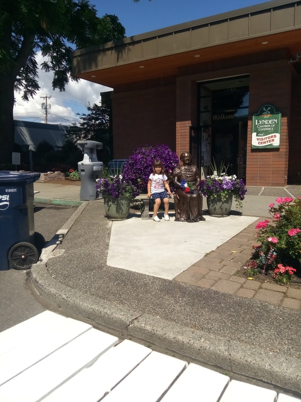 Lynden Service Center | 700 Grover St, Lynden, WA 98264, USA | Phone: (360) 354-2611