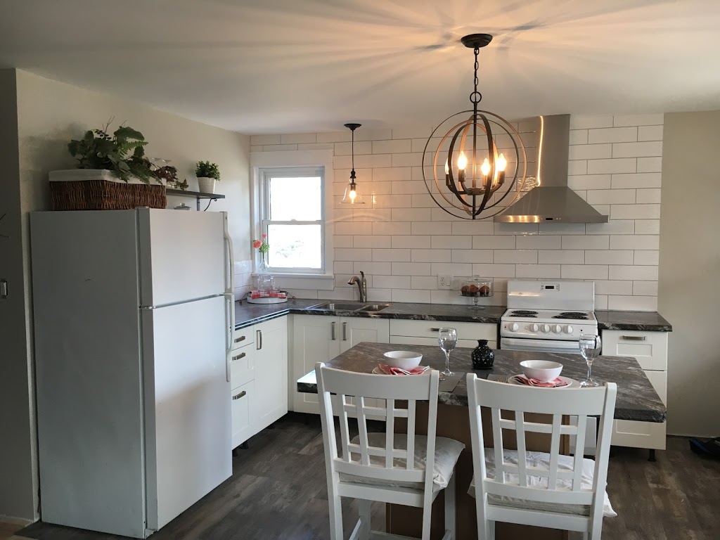 Villa Niagara Bed & Breakfast | 697 Niagara St, St. Catharines, ON L2M 3S1, Canada | Phone: (905) 328-3392