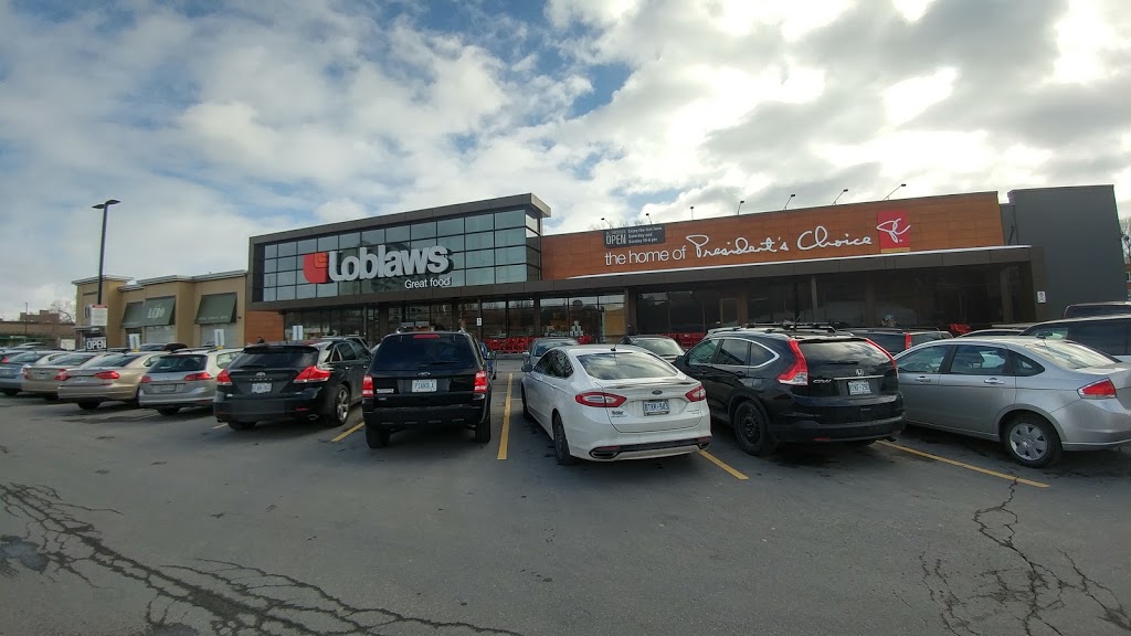 Loblaws | 64 Isabella St, Ottawa, ON K1S 1V4, Canada | Phone: (613) 232-4128