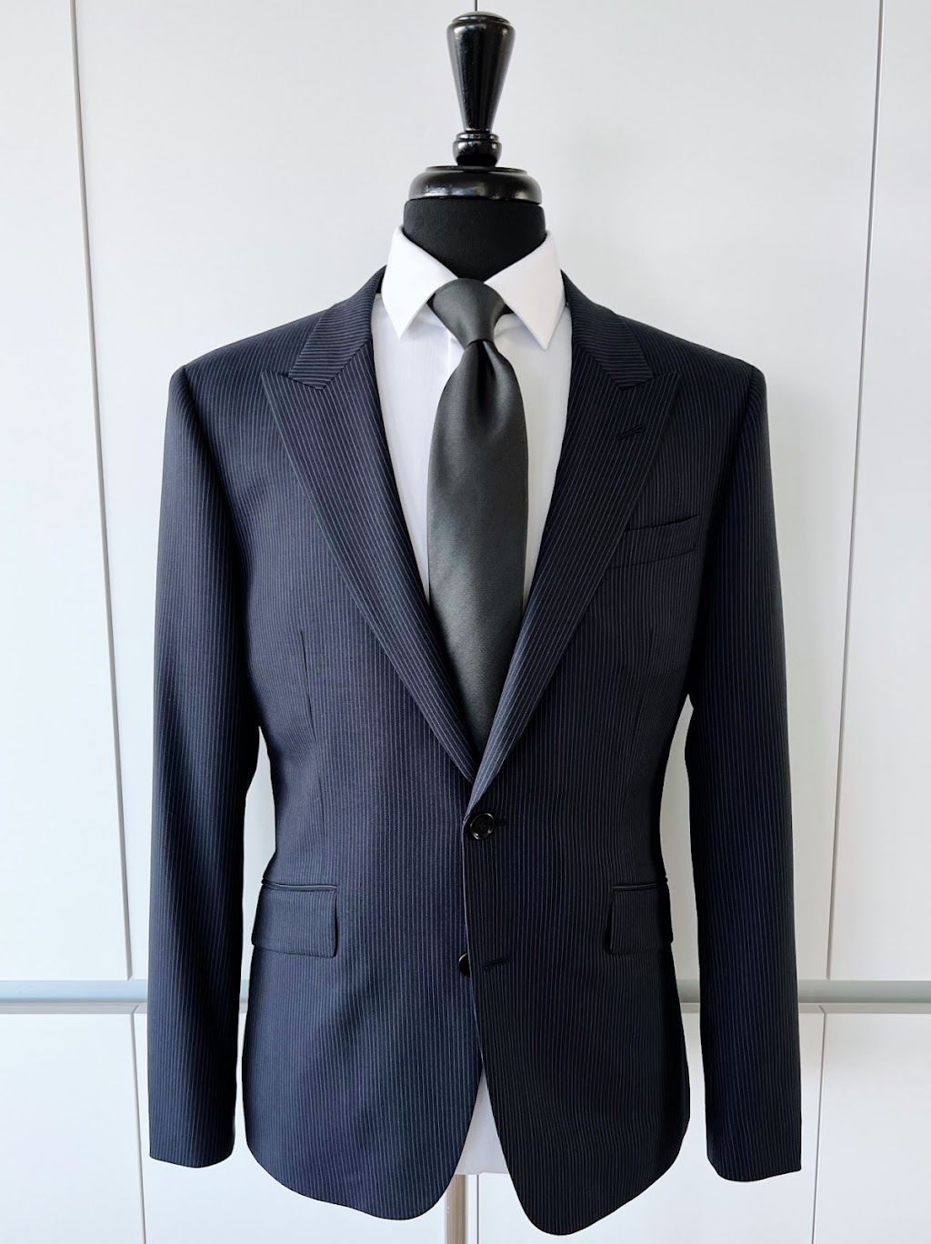 GLORIUS - CUSTOM SUITS | 151 De la, Rue de la Rotonde, Verdun, QC H3E 0E1, Canada | Phone: (819) 446-3232