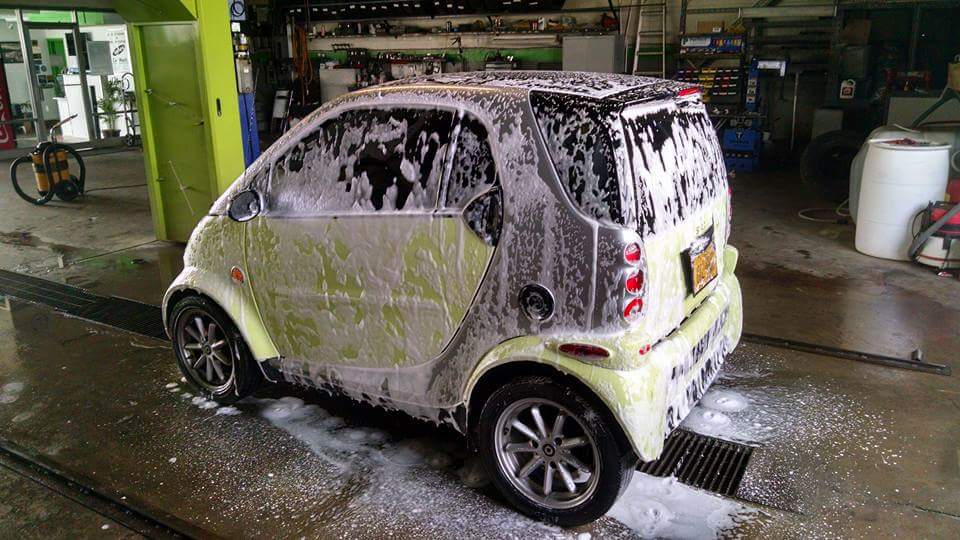 Shining Car Wash & Window Tinting, Professional Car care and rus | 403 Vine St, St. Catharines, ON L2M 3S6, Canada | Phone: (289) 271-0824