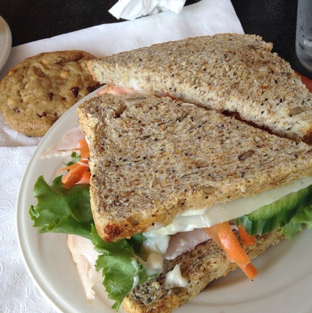 Black Lion Pub | 445 Boulevard Beaconsfield, Beaconsfield, QC H9W 4C2, Canada | Phone: (514) 674-3663