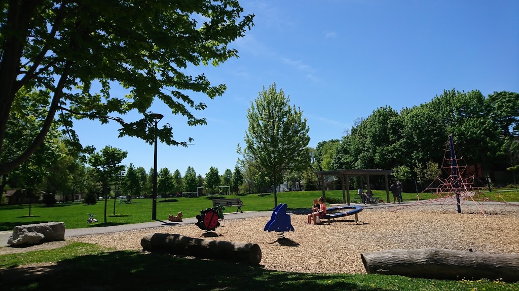 Felstead Park | park | Greenwood - Coxwell, Toronto, ON M4J 1G2, Canada | 4163384386 OR +1 416-338-4386