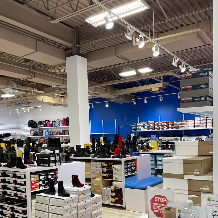 Club Chaussures | Galeries Lac St-Jean #06, 1055 Av. du Pont S, Alma, QC G8B 2V7, Canada | Phone: (581) 200-6670