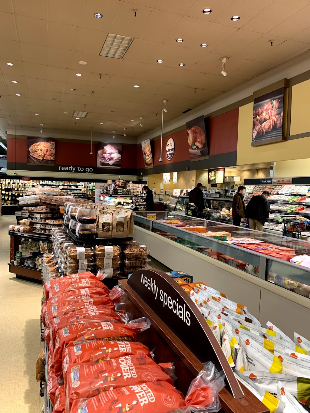 Safeway Westview | 2601 Westview Dr #780, North Vancouver, BC V7N 3X4, Canada | Phone: (604) 988-6645