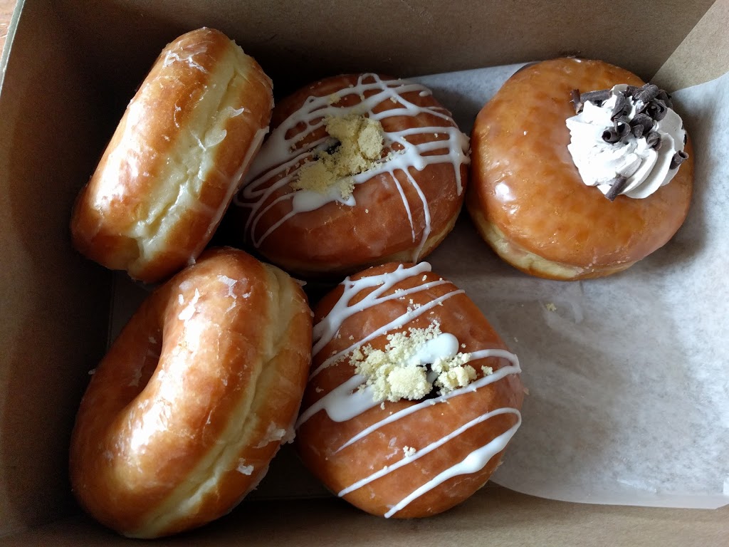 Debrodniks Donuts | 700 Strasburg Rd S20, Kitchener, ON N2E 2M2, Canada