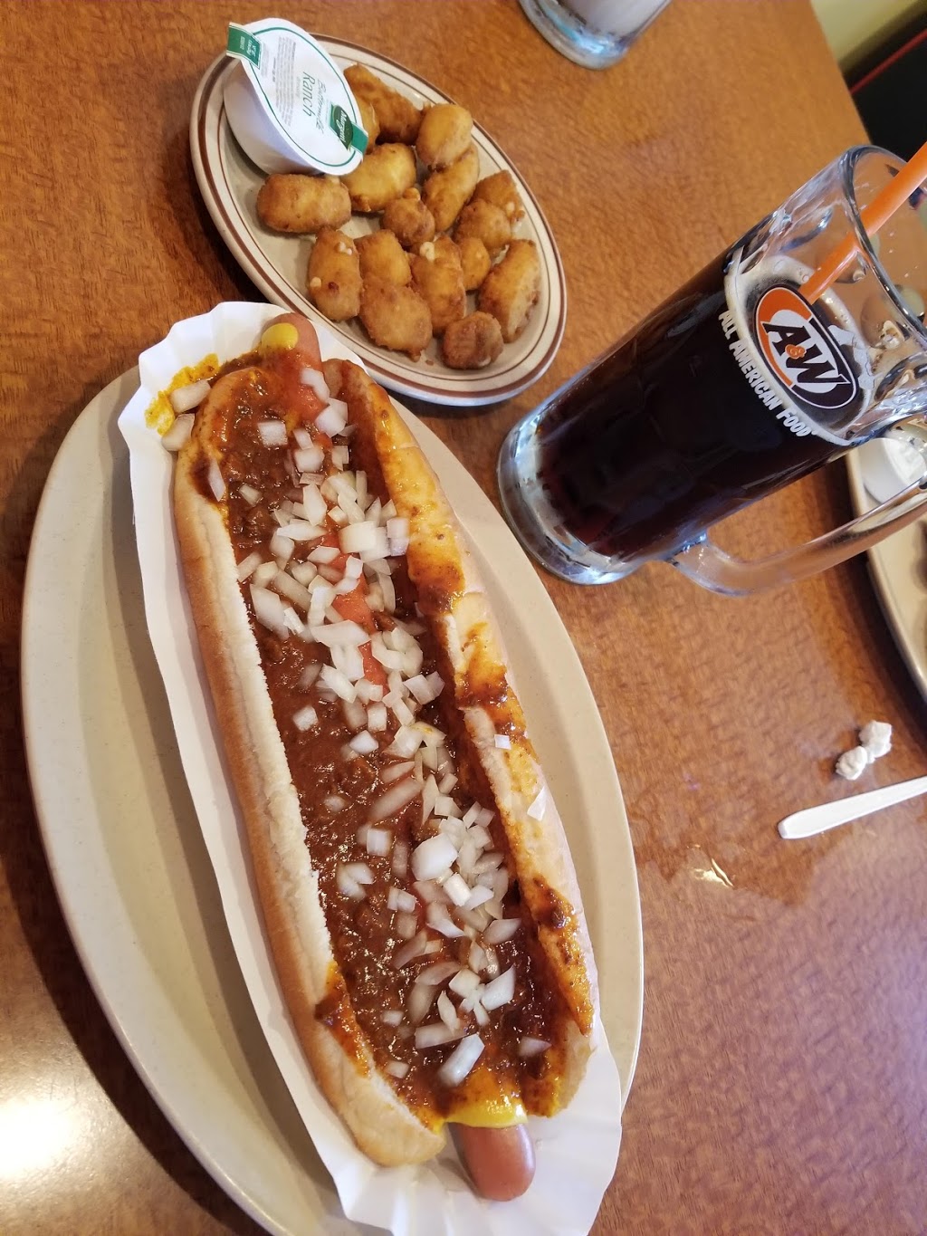 A&W Restaurant | 208 N Main St, Yale, MI 48097, USA | Phone: (810) 387-4052
