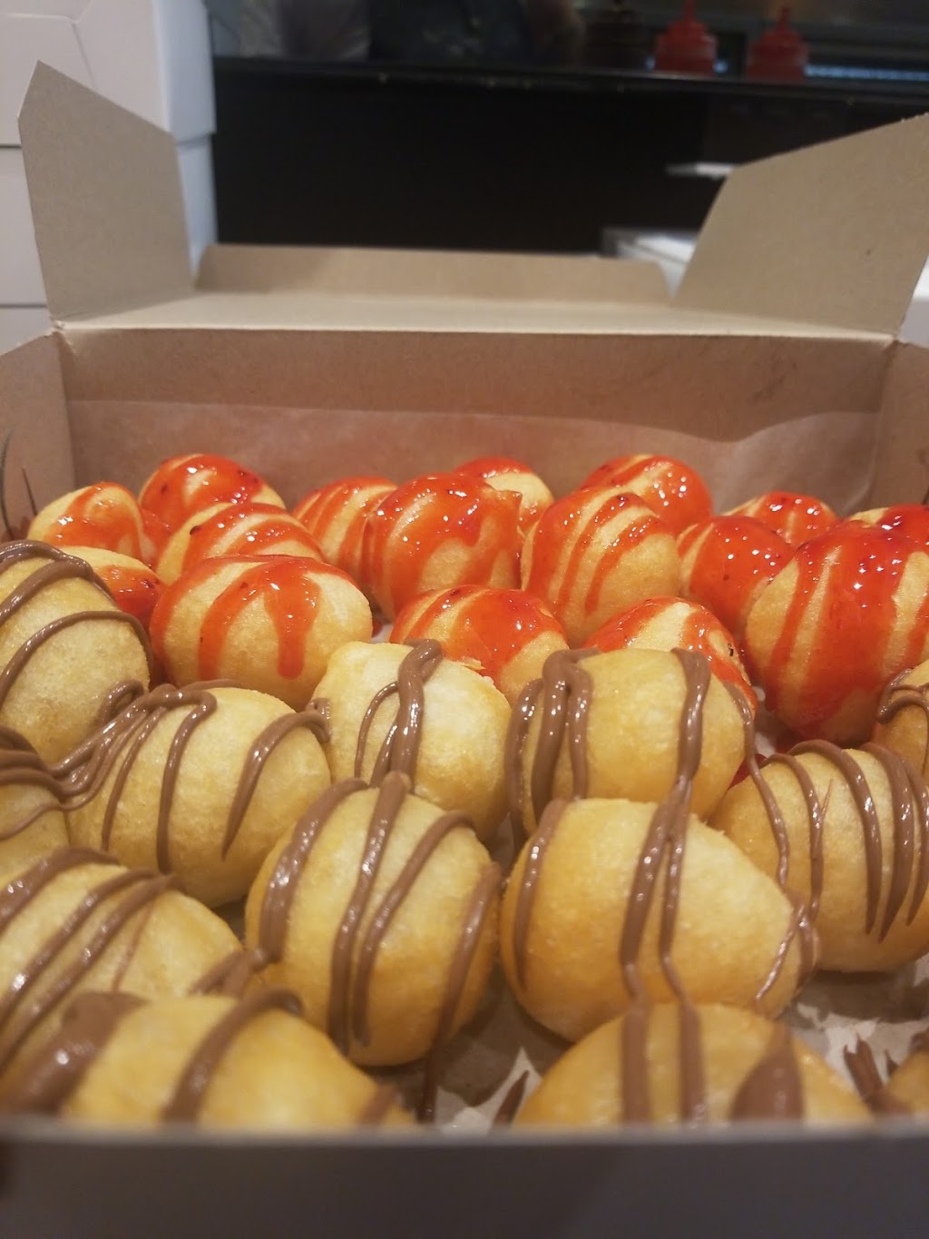 Golden Bites | 1212 Rue Saint-Denis, Montréal, QC H2X 3G5, Canada | Phone: (514) 750-1212