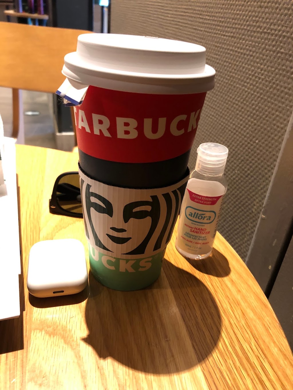 Starbucks | 411 E Columbia St, New Westminster, BC V3L 3X3, Canada | Phone: (604) 522-7573