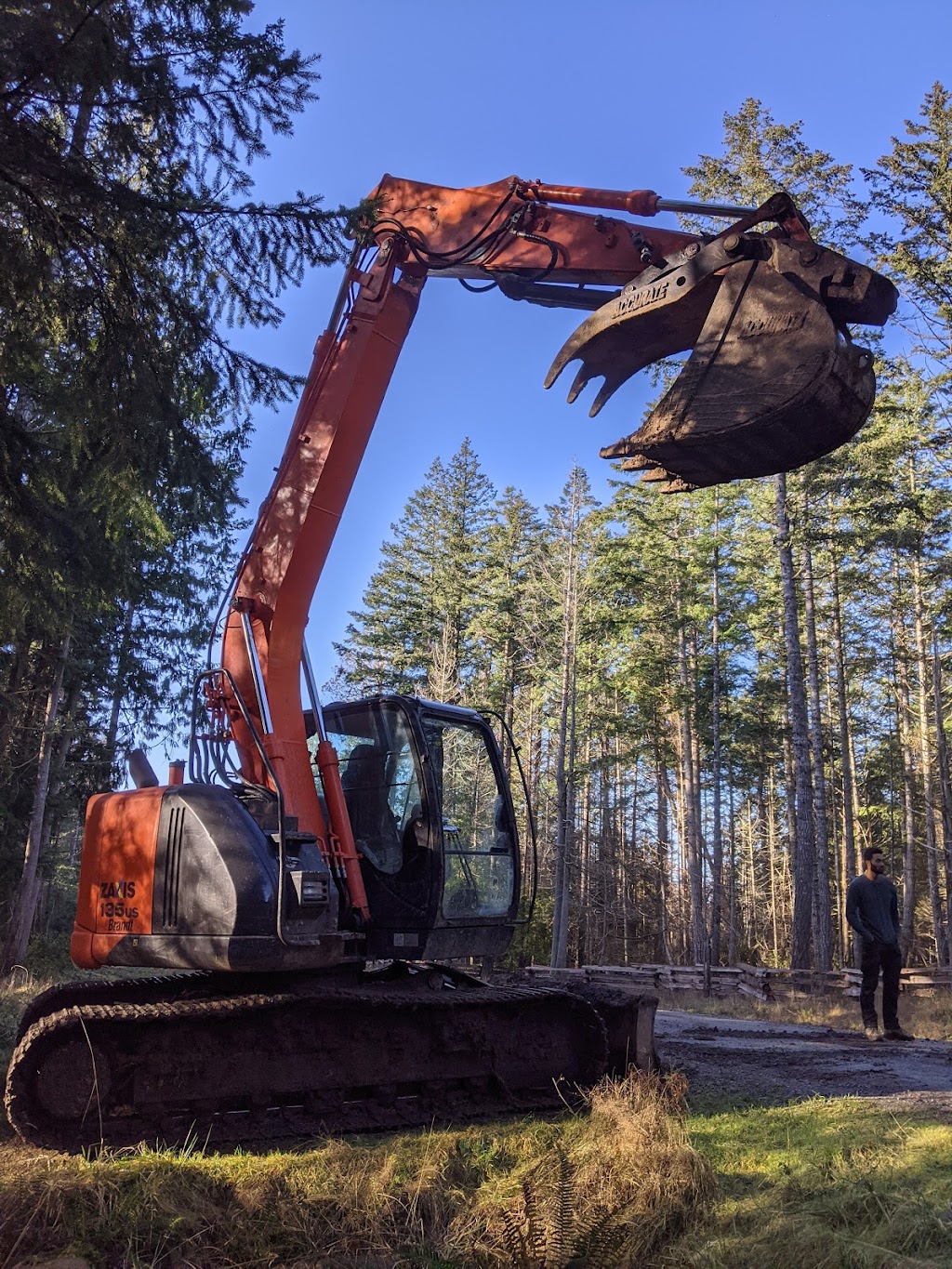 Amuir Excavating | 377 Berry Point Rd, Gabriola, BC V0R 1X1, Canada | Phone: (250) 327-9574