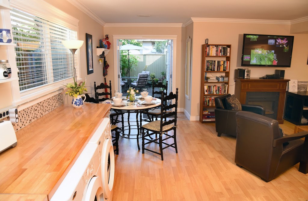 Ferry Walk House | 6317 Douglas St, West Vancouver, BC V7W 2G1, Canada | Phone: (604) 230-3320
