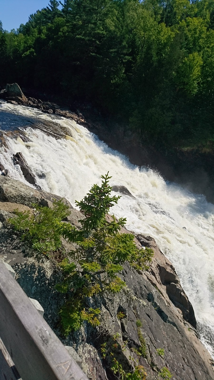 Parc des Chutes de Montauban | 100-190 Route du Moulin, Notre-Dame-de-Montauban, QC G0X 1W0, Canada | Phone: (418) 336-2640