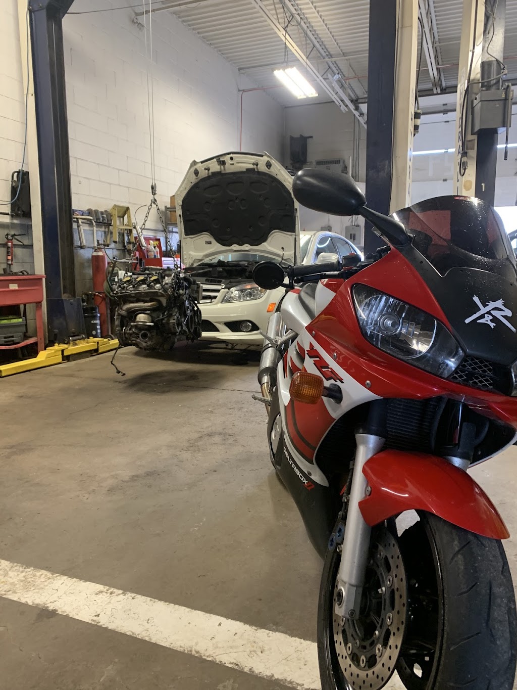 Five Star Motors | 82 McIntyre Dr, Kitchener, ON N2R 1E7, Canada | Phone: (519) 277-3853