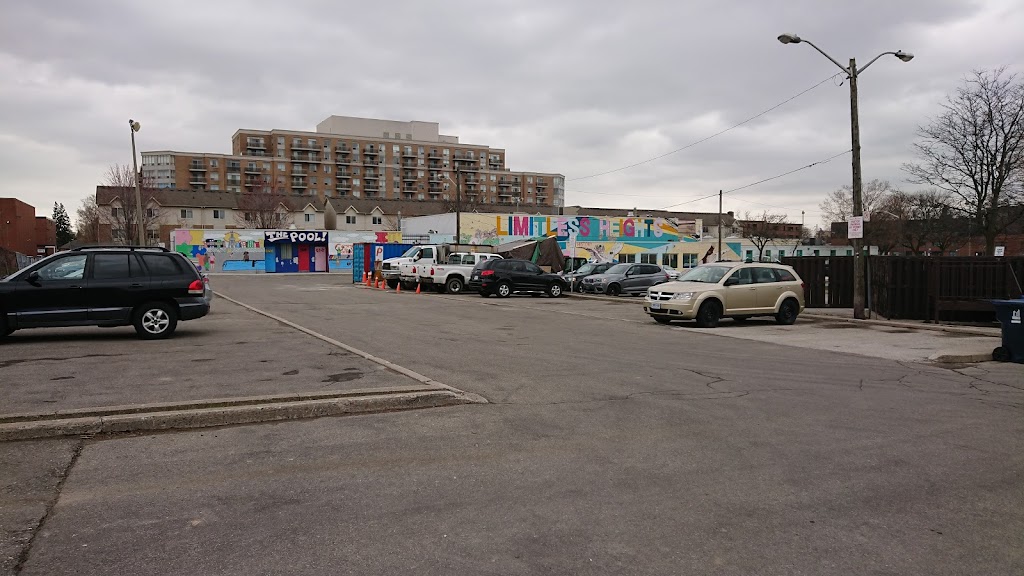 Lawrence Heights Community Centre | 5 Replin Rd, North York, ON M6A 2N3, Canada | Phone: (416) 395-6118