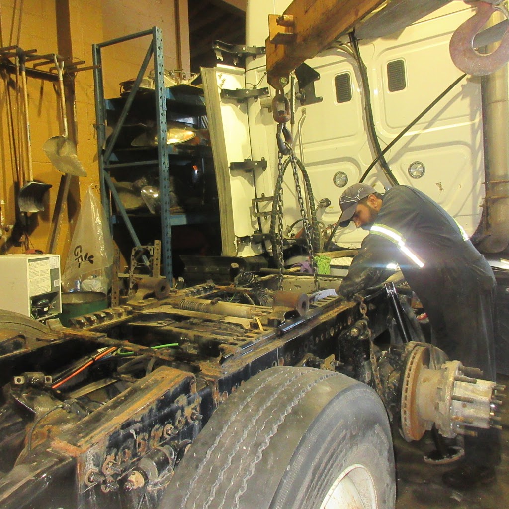 Abbotsford Used Truck & Parts LTD. | 34523 2 Ave, Abbotsford, BC V2S 8H9, Canada | Phone: (604) 504-2800