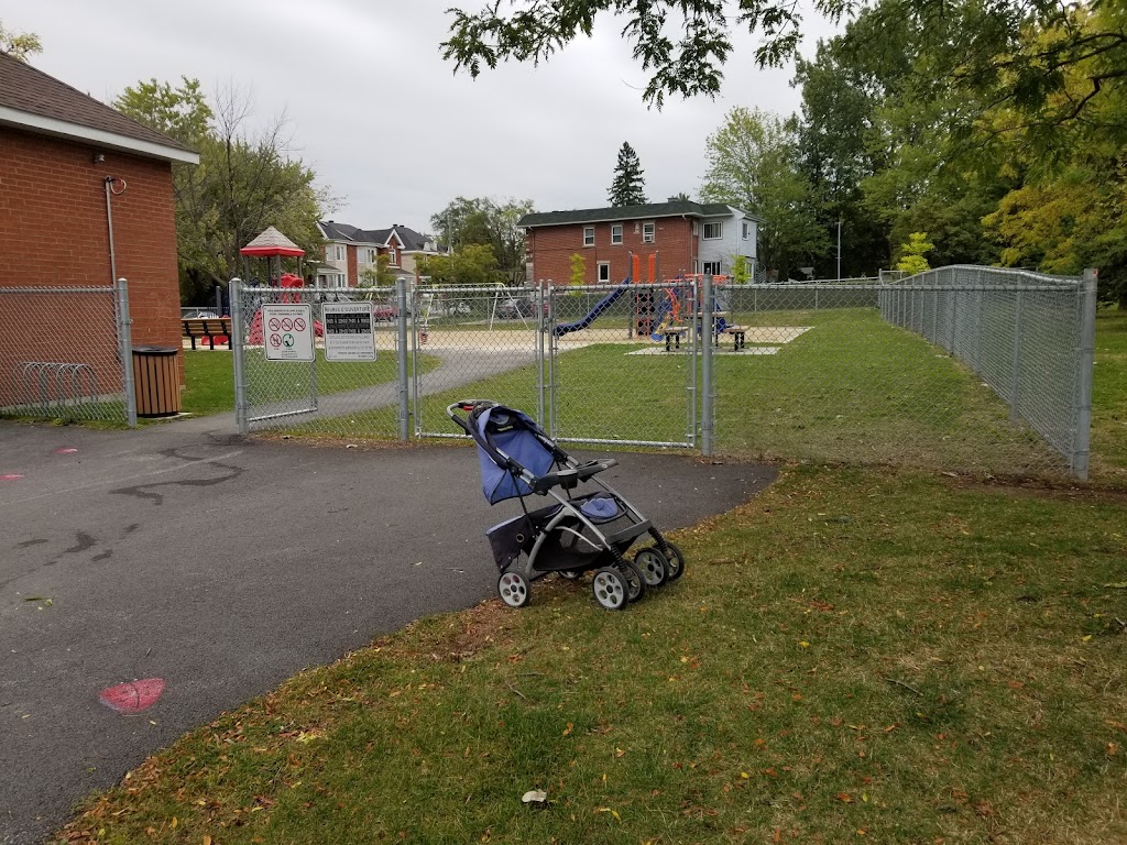Parc Émile | 55 Bd Cartier O, Laval, QC H7N 5T3, Canada | Phone: (450) 662-4959