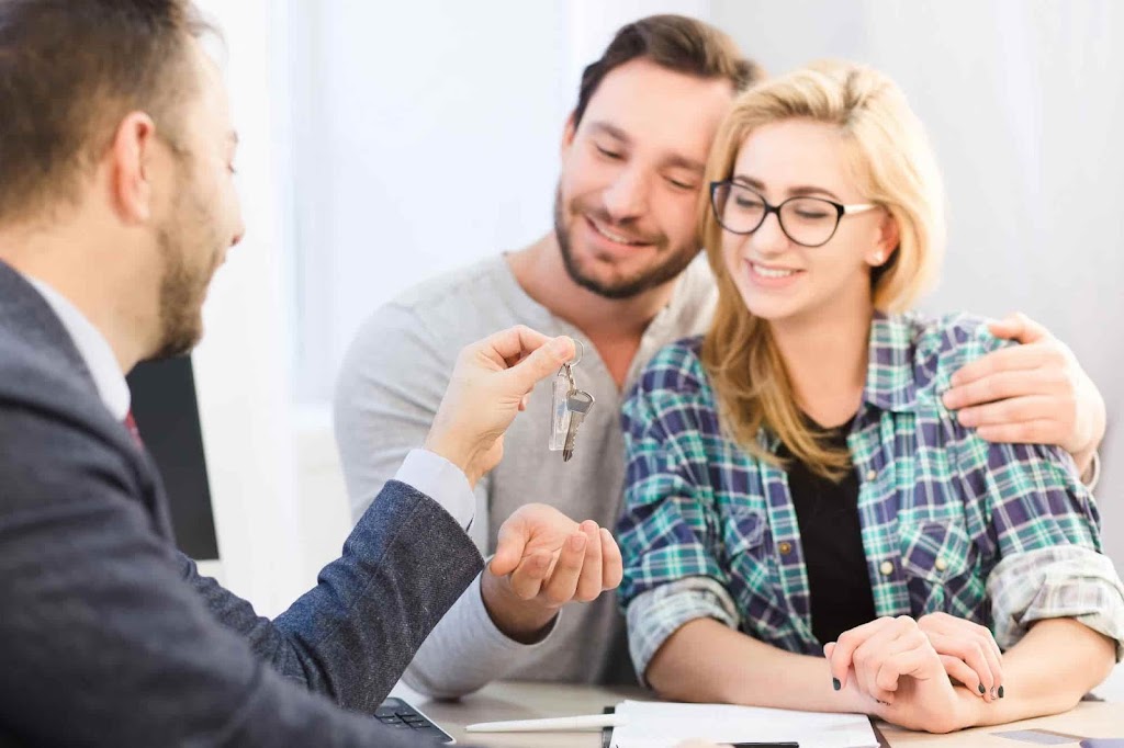 David Bouchard courtier immobilier résidentiel groupe Sutton | 710 Rue Scott O, Alma, QC G8B 1R6, Canada | Phone: (418) 319-5451