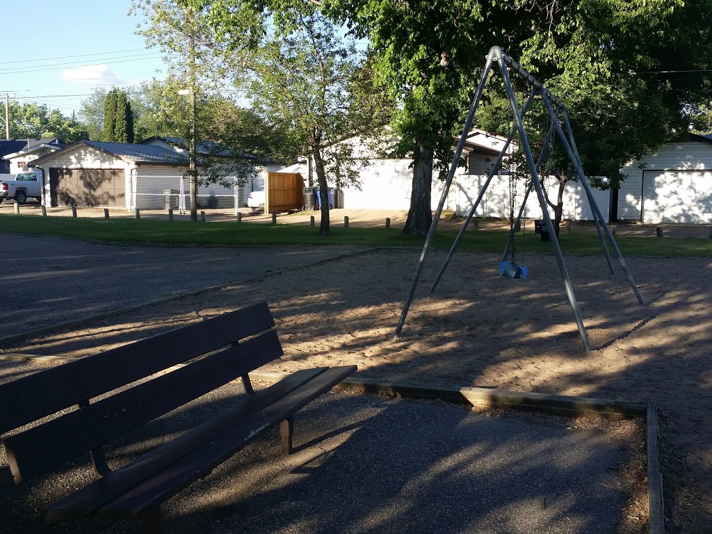 Canon Smith Park | 1507 Isabella St E, Saskatoon, SK S7J 1Z1, Canada | Phone: (306) 975-3300