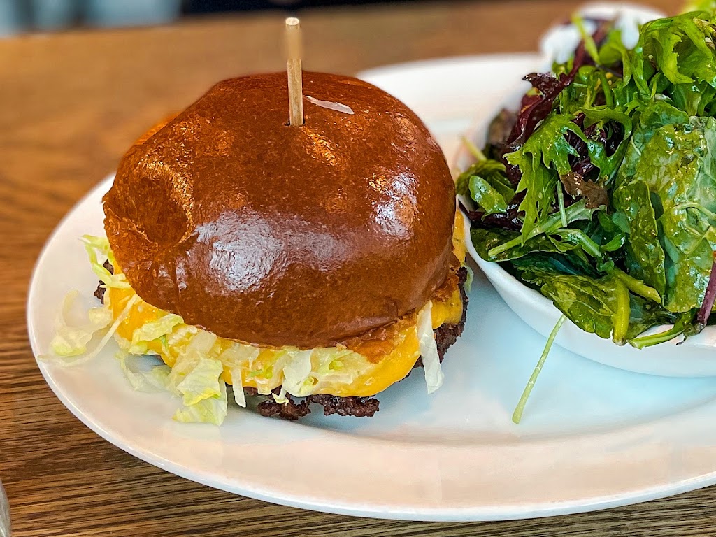 Maxines Cafe & Bar | 1325 Burrard St, Vancouver, BC V6Z 1Z7, Canada | Phone: (604) 707-7224