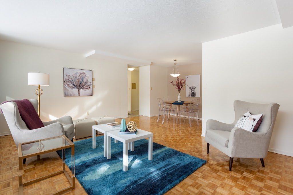 Parkway Towers | 1071 Ambleside Dr, Ottawa, ON K2B 6V4, Canada | Phone: (613) 688-2222