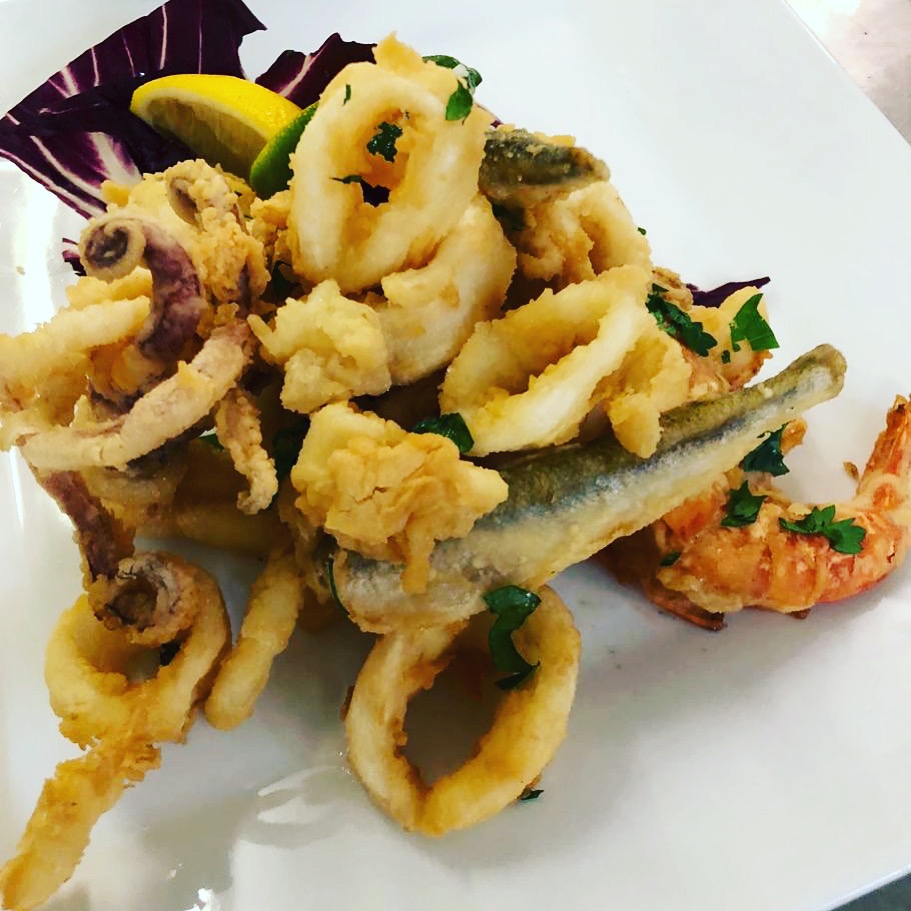coast Italian Takeout | 23 St Johns Rd, Toronto, ON M6P 1T7, Canada | Phone: (647) 352-4999