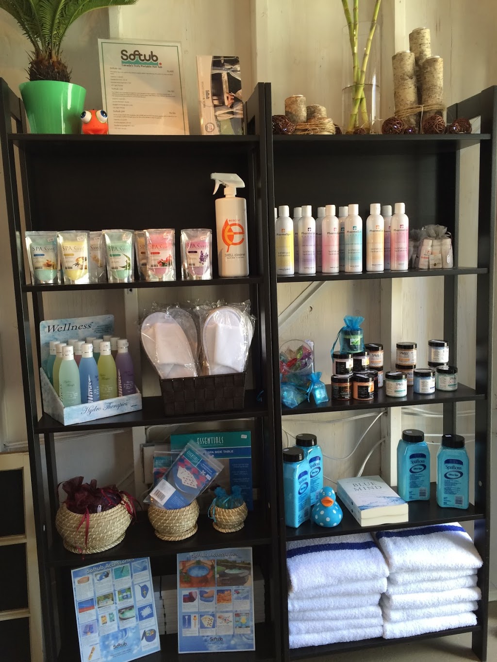 BayTub Softubs | 440 Main St, Mahone Bay, NS B0J 2E0, Canada | Phone: (902) 624-0800