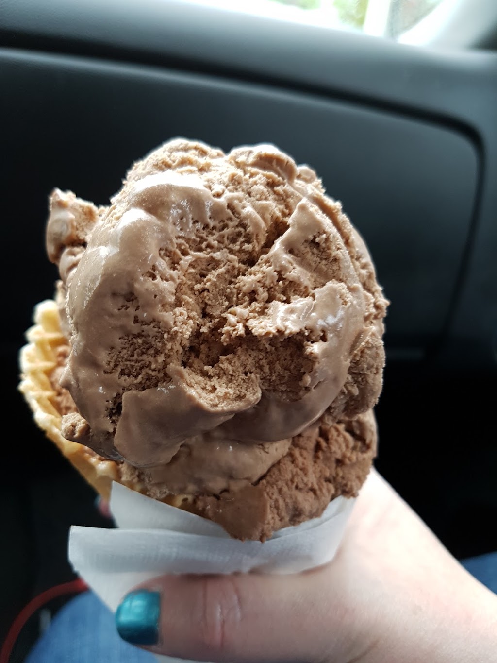 Whats The Scoop? | 618 Saskatchewan Ave W, Portage la Prairie, MB R1N 2K9, Canada | Phone: (204) 239-8555