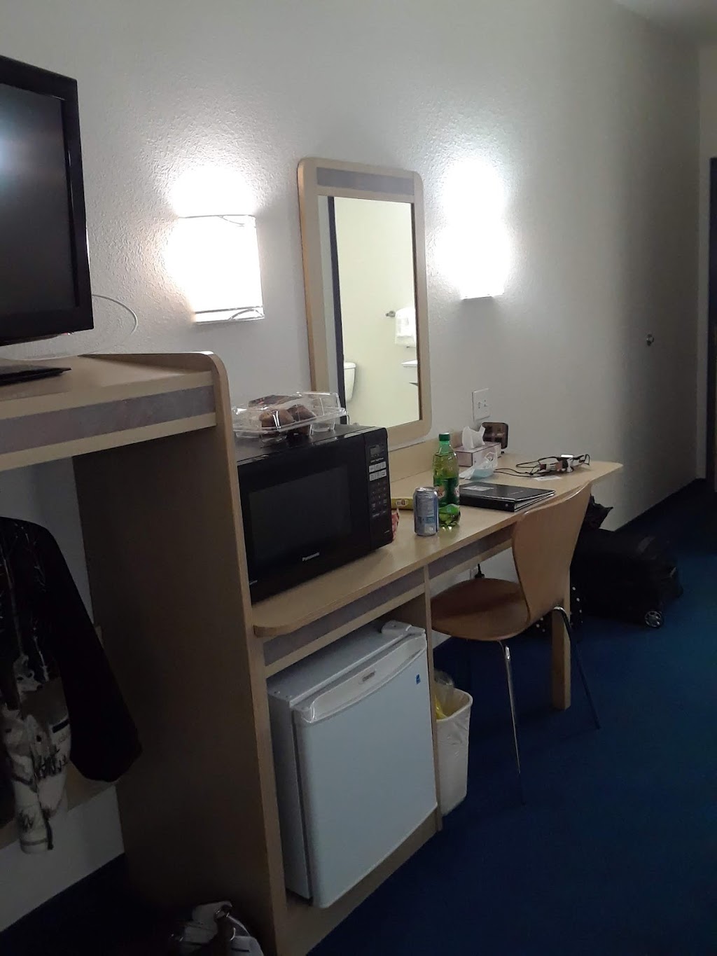 Motel 6 | 5001 19 St #900, Red Deer, AB T4R 3R1, Canada | Phone: (403) 340-1749