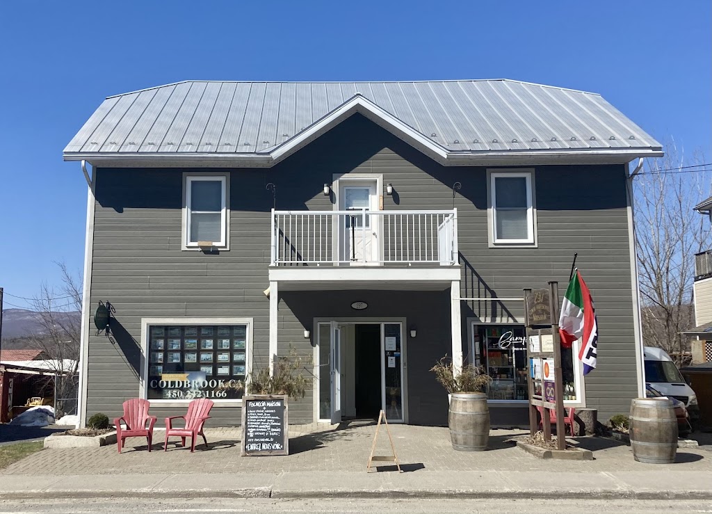 Épicerie Campobasso | 297 Rue Principale, Mansonville, QC J0E 1X0, Canada | Phone: (579) 531-8181