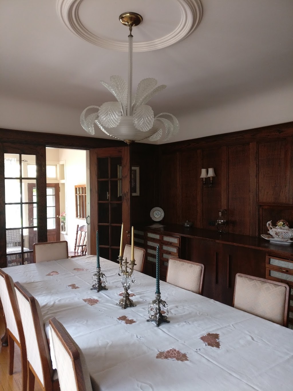 Moffat House | 597 Weller St, Peterborough, ON K9H 2N9, Canada | Phone: (705) 743-7228