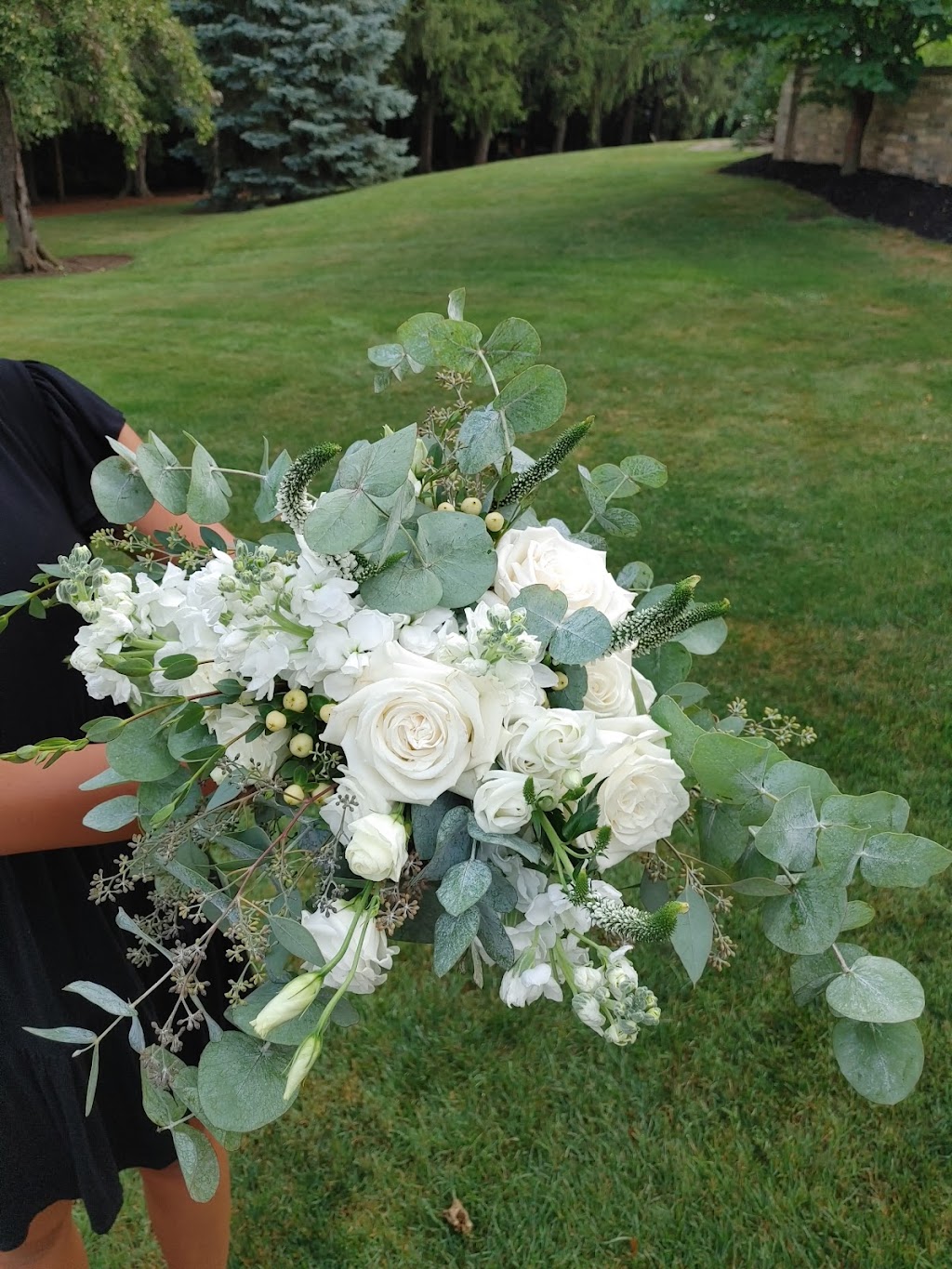 Fernhill Floral & Design Co. | 10810 Fernhill Dr, Denfield, ON N0M 1P0, Canada | Phone: (519) 639-4227