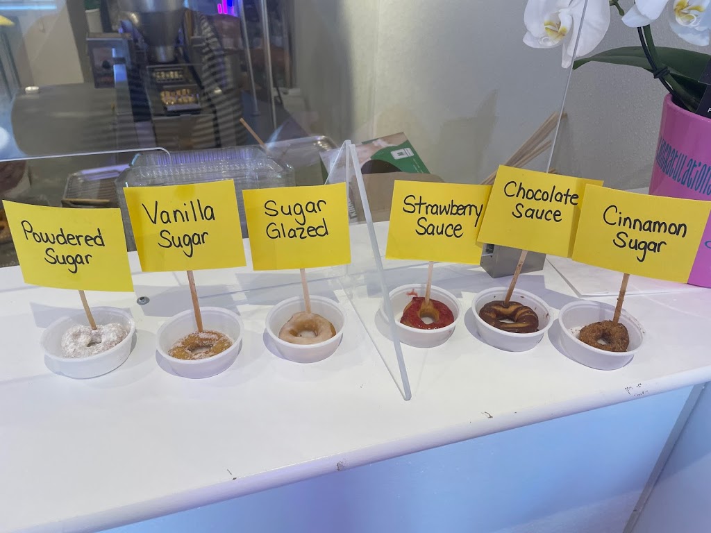 Mini Donut Factory | 15504 Yonge St, Aurora, ON L4G 1P2, Canada | Phone: (905) 503-0433