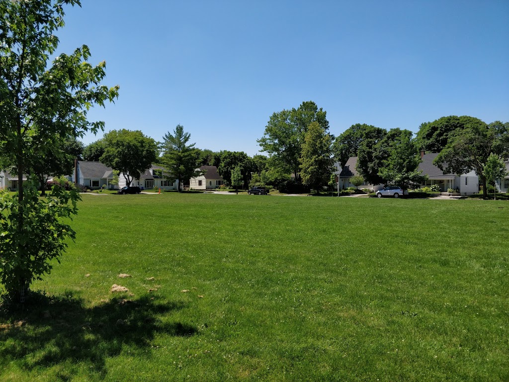 Bellwood Park West | 33 Bellwood Crescent, London, ON N5Y 2C5, Canada | Phone: (519) 661-2489