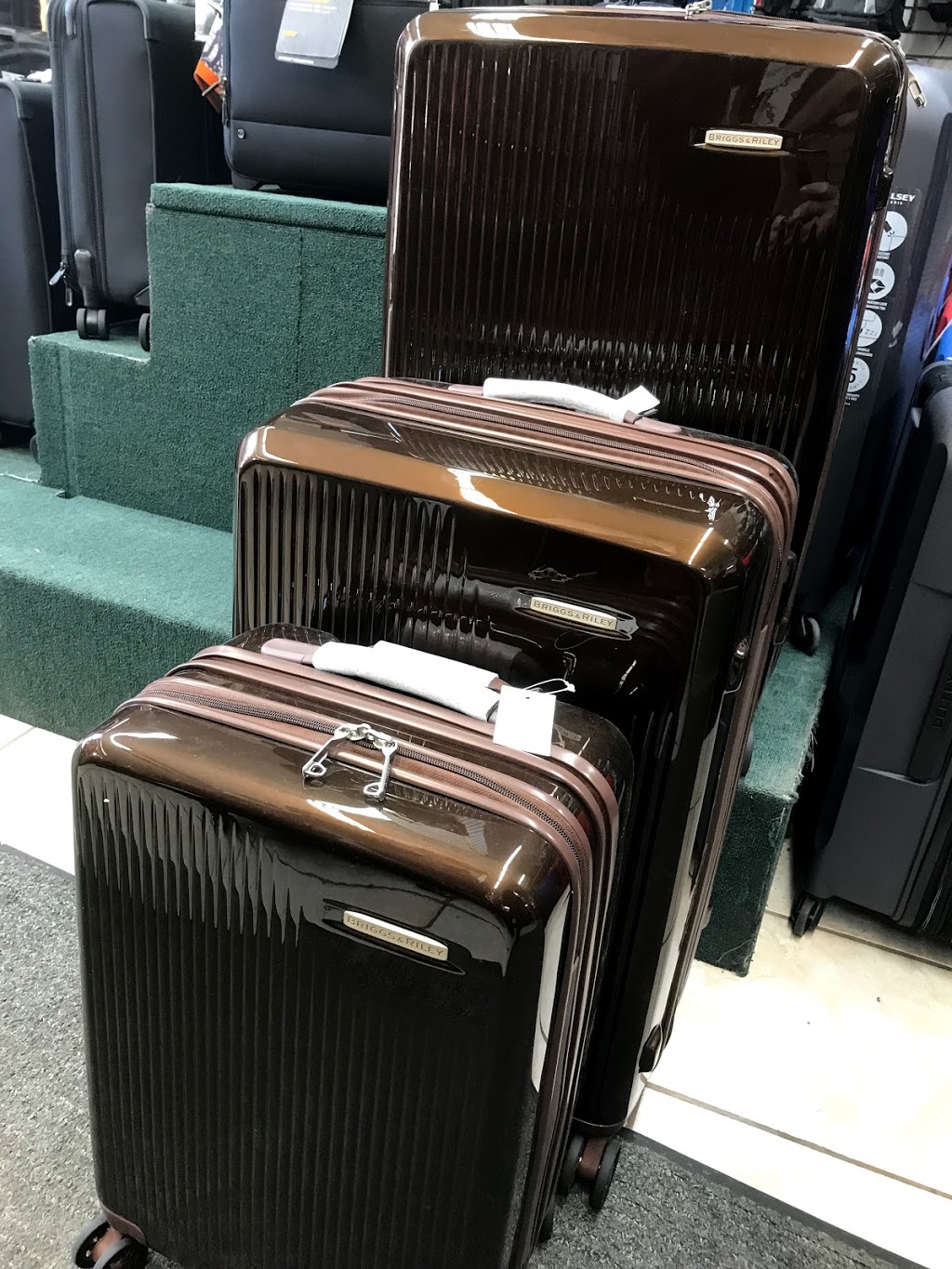 Bagages et cetera | 430 Rue Saint-Vallier O, Québec, QC G1K 1K8, Canada | Phone: (418) 529-3522
