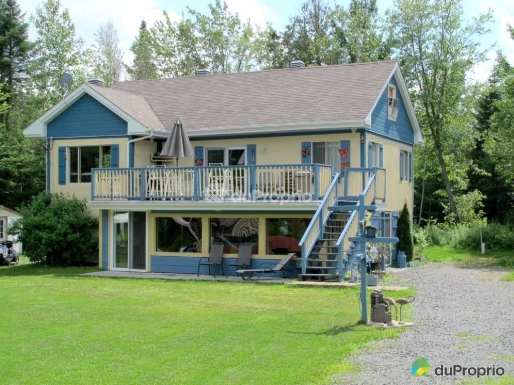 Céline Foley courtier immobilier RE/MAX ACTION | 8280 Bd Champlain, LaSalle, QC H8P 1B5, Canada | Phone: (514) 592-9756