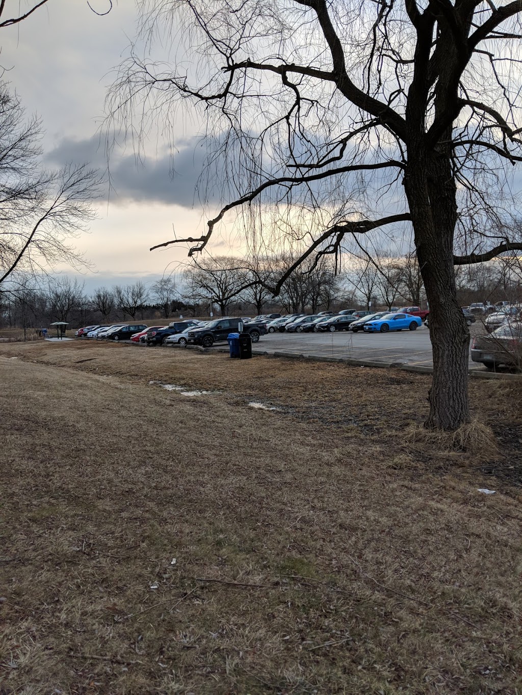 225 Humber Bay Park Rd W Parking | 225 Humber Bay Park Rd W, Etobicoke, ON M8V 3X7, Canada