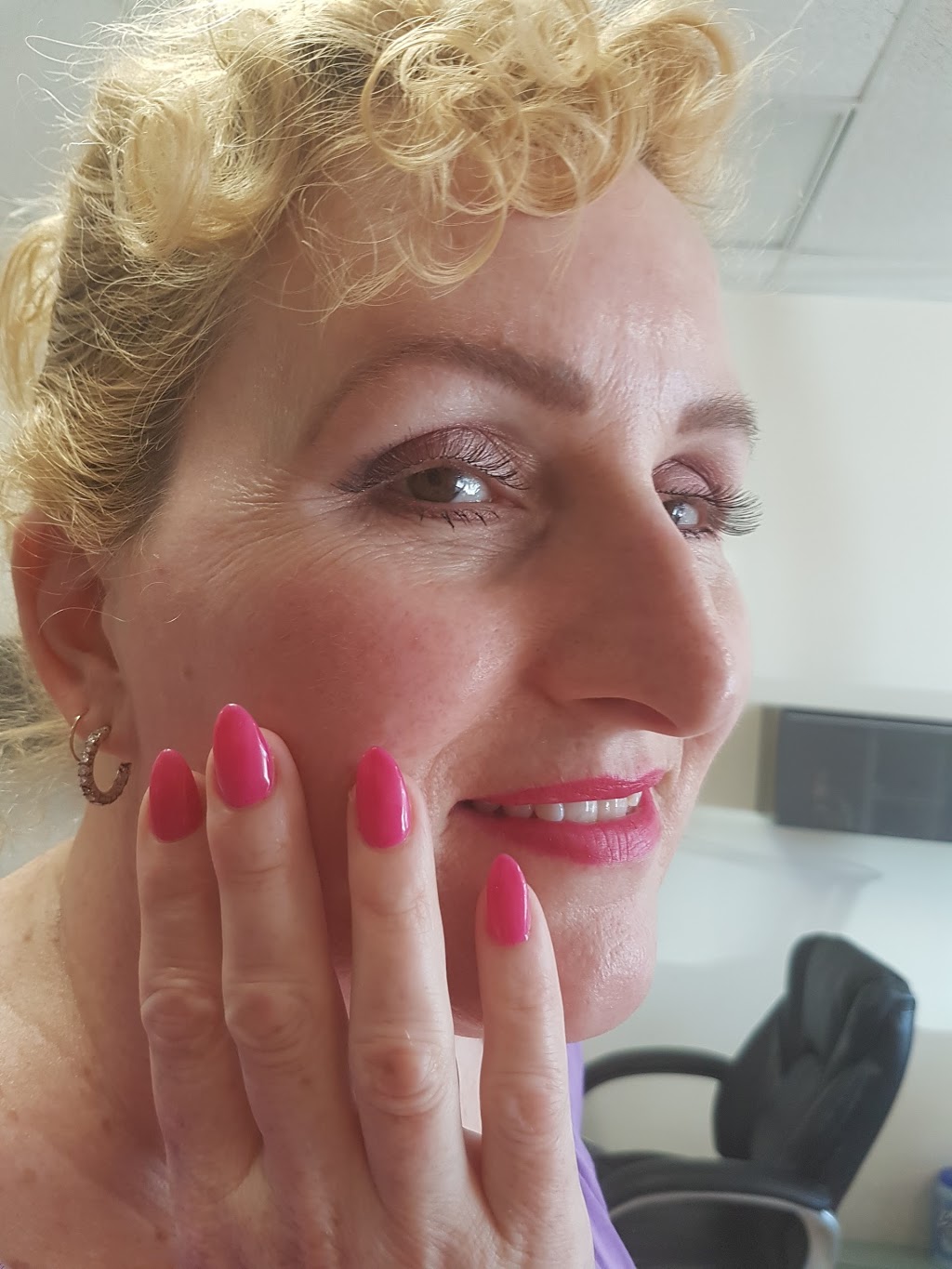 The Nail Shop | 359 Carlton St, St. Catharines, ON L2N 1C2, Canada | Phone: (905) 934-7370
