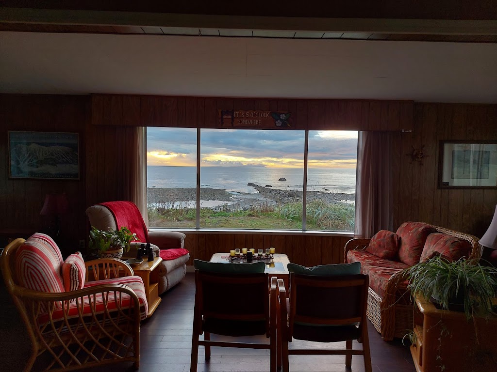 Wood Creek Cottage Bed And Breakfast | 3903 S Island Hwy, Campbell River, BC V9H 1L4, Canada | Phone: (250) 287-5918