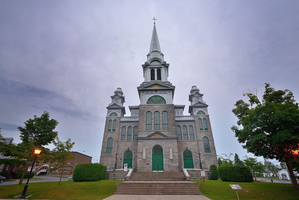 Eglise St-Alphonse | 34 Rue Notre-Dame Ouest, Thetford Mines, QC G6G 1J2, Canada | Phone: (418) 335-9141