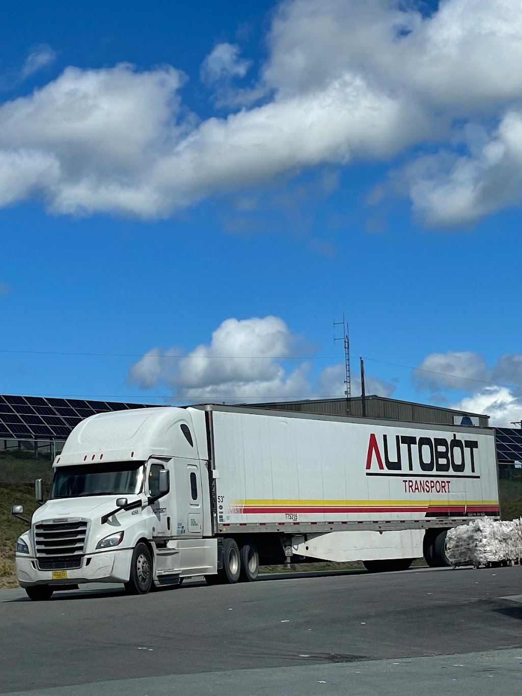 Autobot transport | 9711 Huntington Rd, Woodbridge, ON L4H 3N5, Canada | Phone: (905) 754-0553