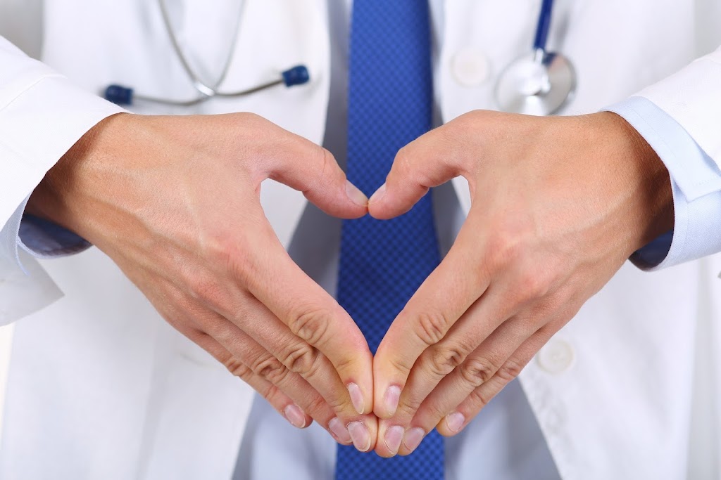 Midtown Medical Clinic - 华人医疗热线(Not Walk-In Clinic) | 8780 Blundell Rd #130, Richmond, BC V6Y 3Y8, Canada | Phone: (604) 629-8968