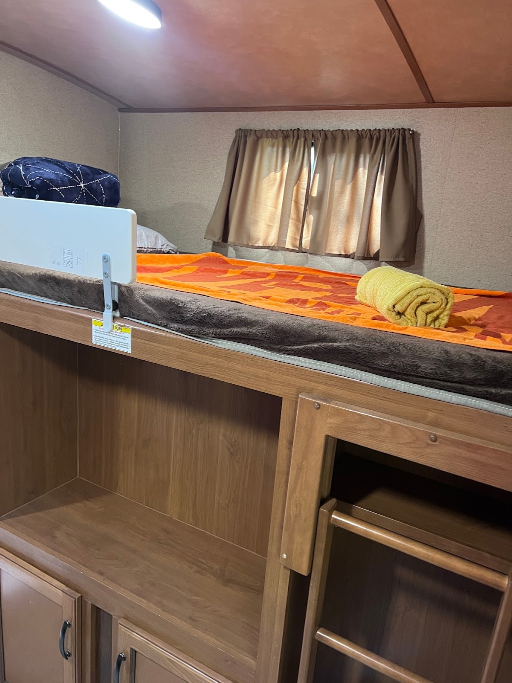 Bubble Camp RV Camping | 7389 Tapp Rd, Halfmoon Bay, BC V0N 1Y1, Canada | Phone: (778) 317-9788