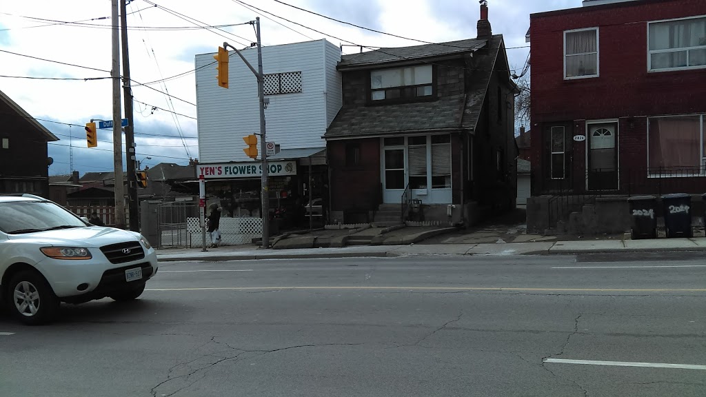 Yens Flower Shop | 2020 Dufferin St, York, ON M6E 3R5, Canada | Phone: (416) 658-1288