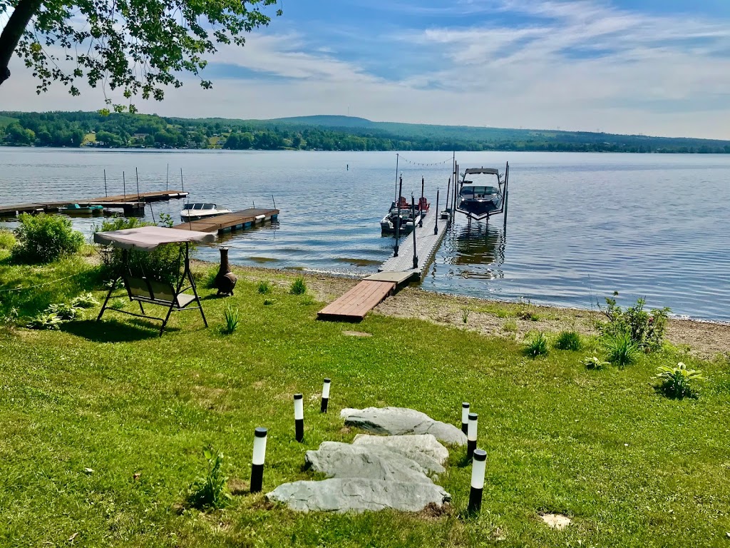 Logement Beach House Lac William | 649 Rue Principale, Saint-Ferdinand, QC G0N 1N0, Canada | Phone: (514) 816-7239